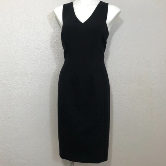 Banana Republic Dresses & Skirts - Banana Republic Back Zip Sheath V Neck Dress